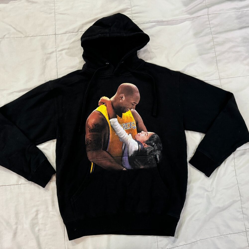 KOBE Bryant 24 Lakers Gigi Memorial Sweatshirt Hoodie Men sz Medium
